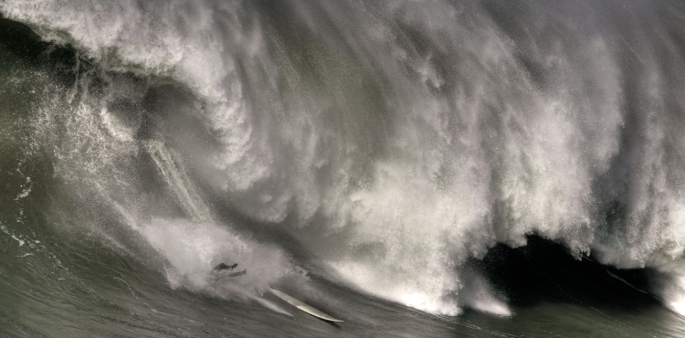 Big Wave Surfing Wipeout Why Fear is Your Friend